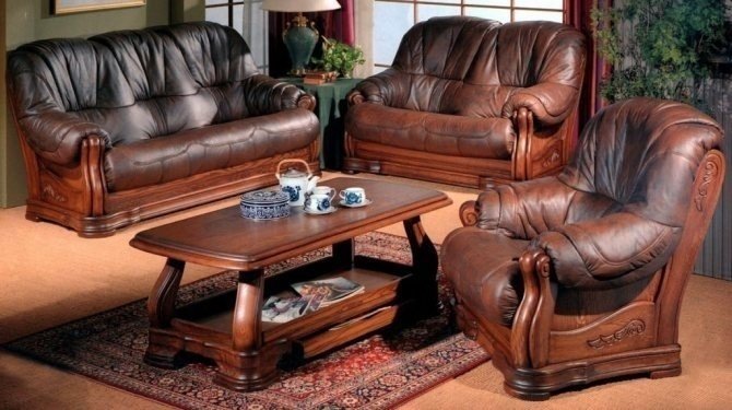 Румынский кожаный диван и кресла