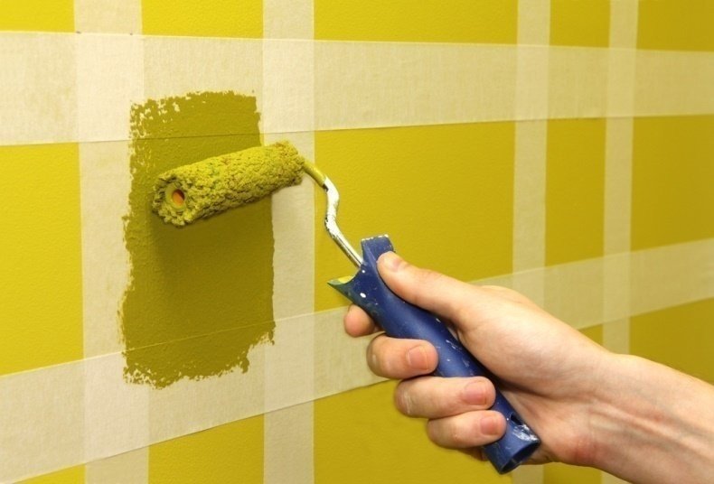 Комбинированная покраска стен с малярным скотчем