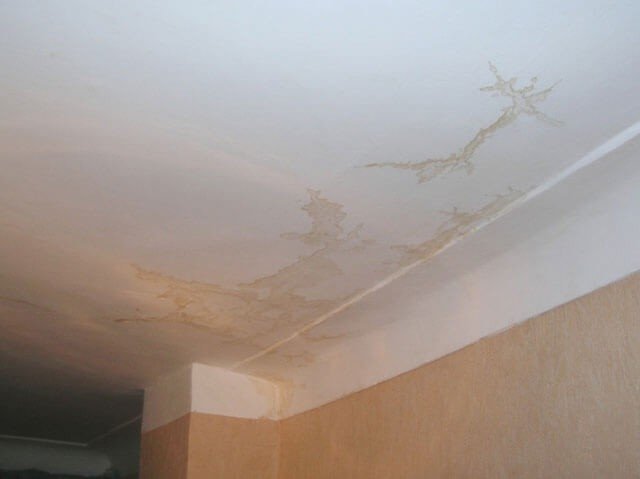 Восстановление потолка после протечки