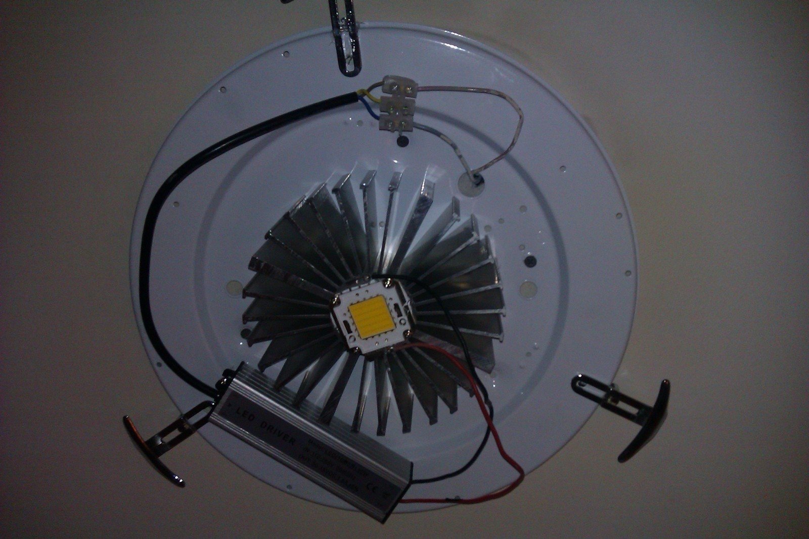 Радиатор для светодиодов с вентилятором