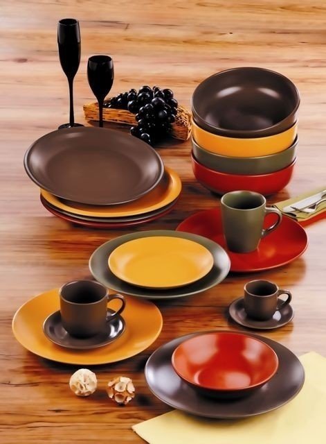 Керамическая посуда для еды разноцветная