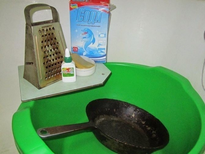 Силикатный клей для чистки сковородок