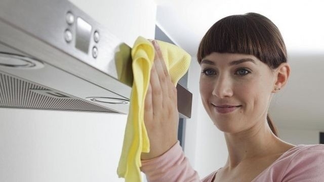 Как быстро почистить кухонную вытяжку и ее фильтр