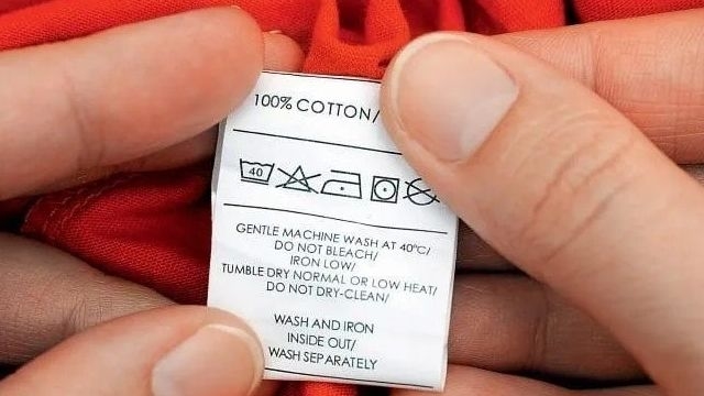 Проверенные способы, как убрать затхлый запах с одежды