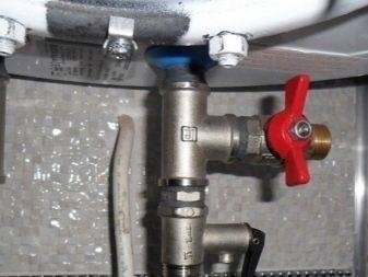 Предохранительный сливной клапан водонагревателя электролюкс