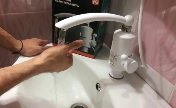 Проточный водонагреватель instant electric heating water faucet