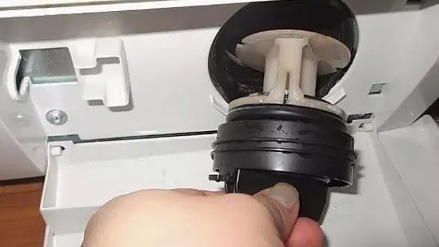 Как снять и почистить фильтр в стиральной машине Bosch