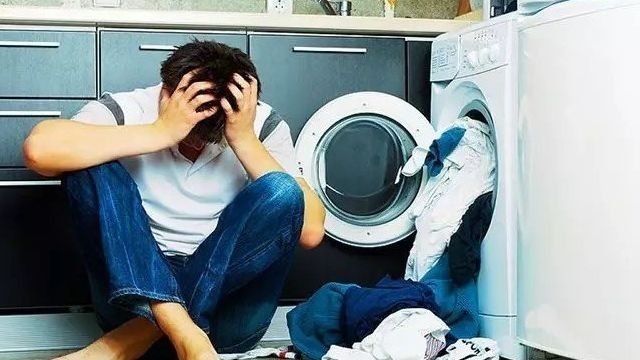 Почему стиральная машина не сливает воду: причины поломок и способы их исправления