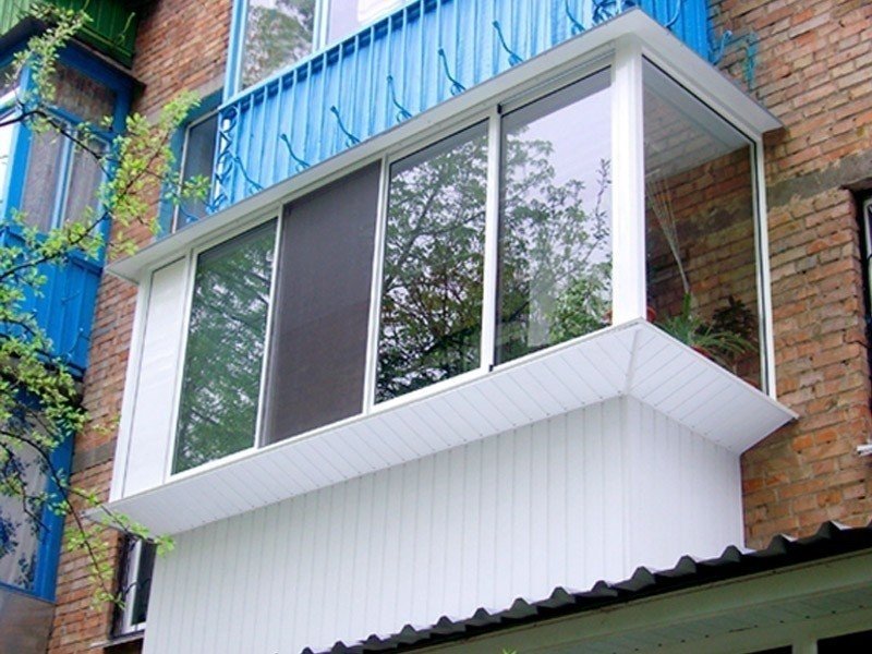 Застеклить балкон пластиковыми окнами