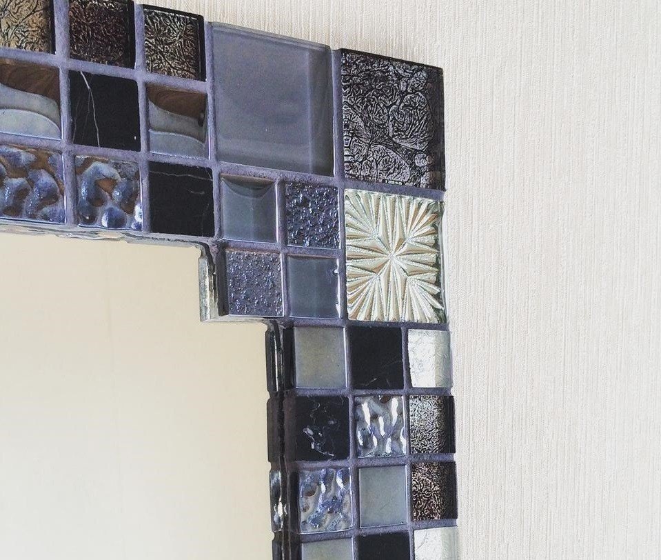 Декор шкафа зеркальной мозаикой